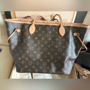 Louis Vuitton Classic Neverfull MM Tote